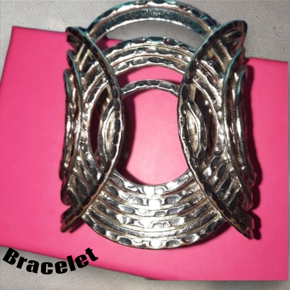 Spiral hammered silver Geometric wide cuff Statement bracelet women's - Picture 1 of 15